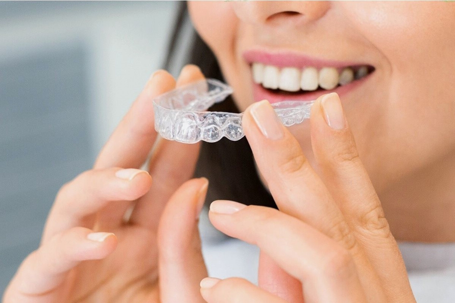 https://krishdentalstudio.com/wp-content/uploads/2025/03/invasalign.png